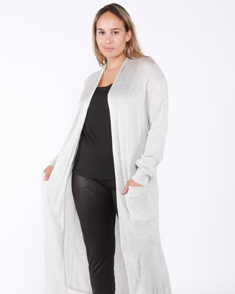Front of a model wearing a size 0X Sabrina Longline Pocket Duster in Light Grey by DEX PLUS. | dia_product_style_image_id:237866